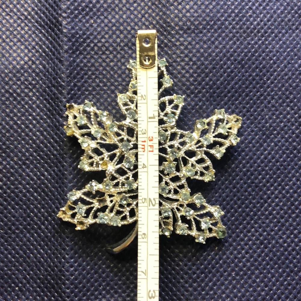 Dodd’s Rhinestone Maple 🍁 Leaf Brooch - Picture 5 of 7